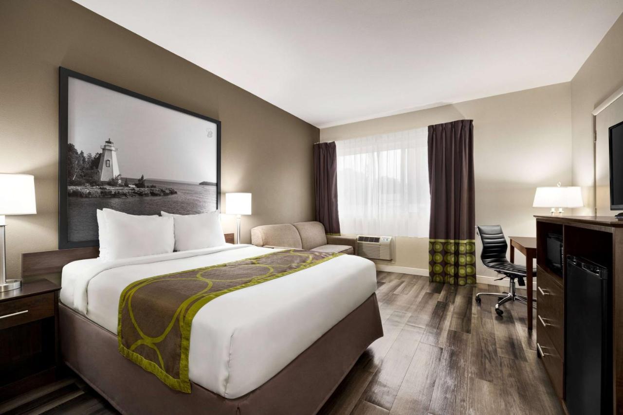 Hotel Super 8 By Wyndham Sarnia On Exteriér fotografie