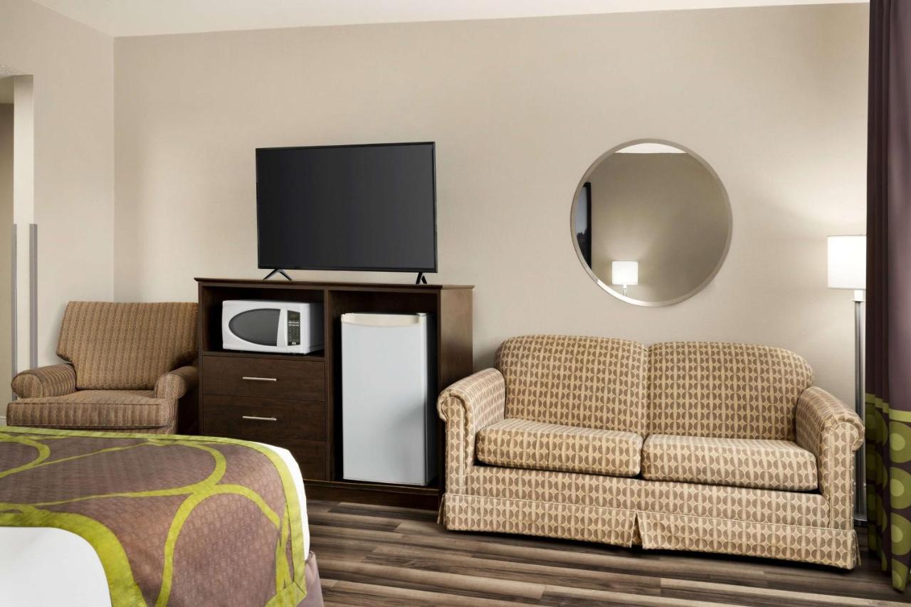 Hotel Super 8 By Wyndham Sarnia On Exteriér fotografie