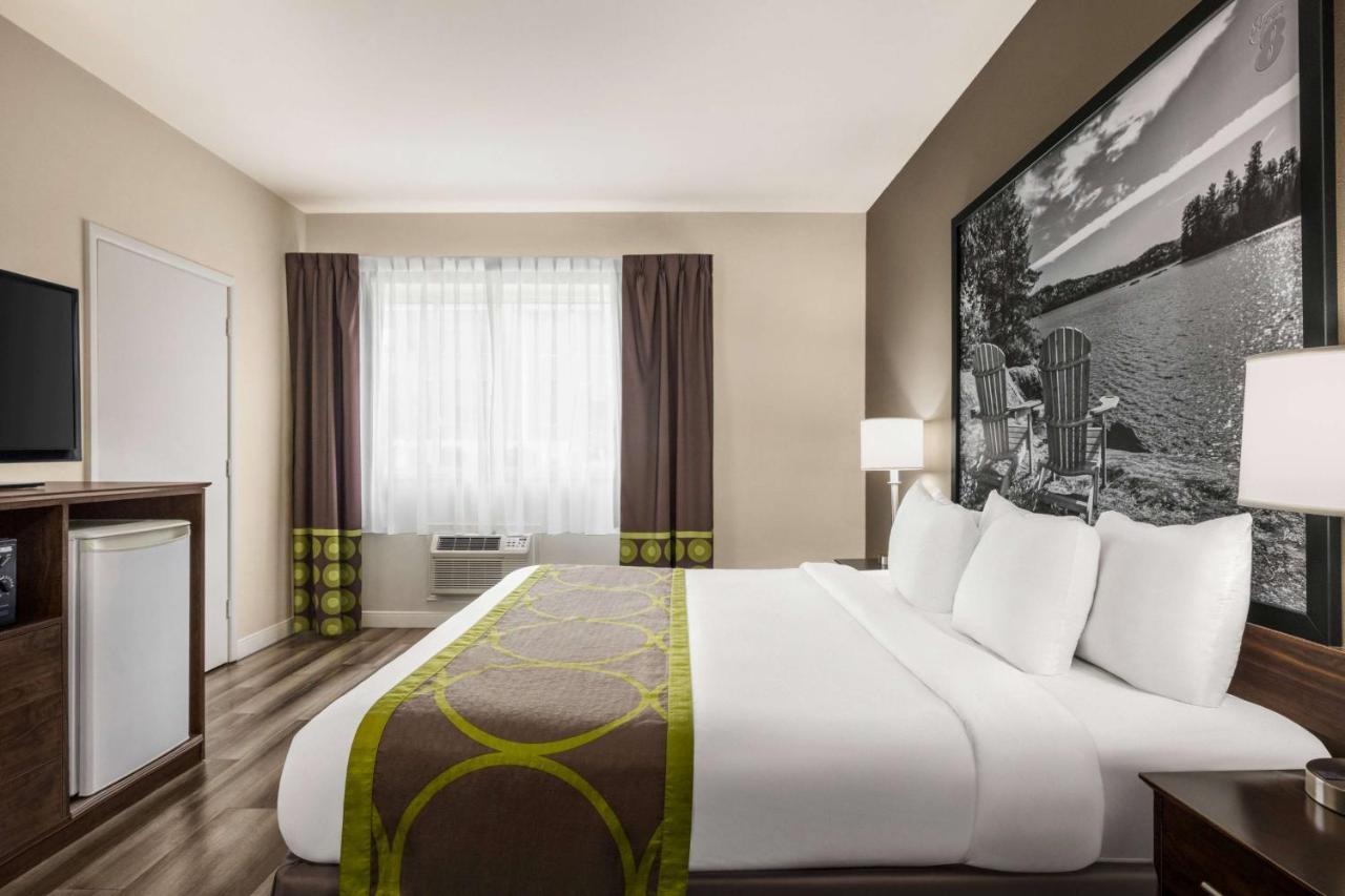 Hotel Super 8 By Wyndham Sarnia On Exteriér fotografie