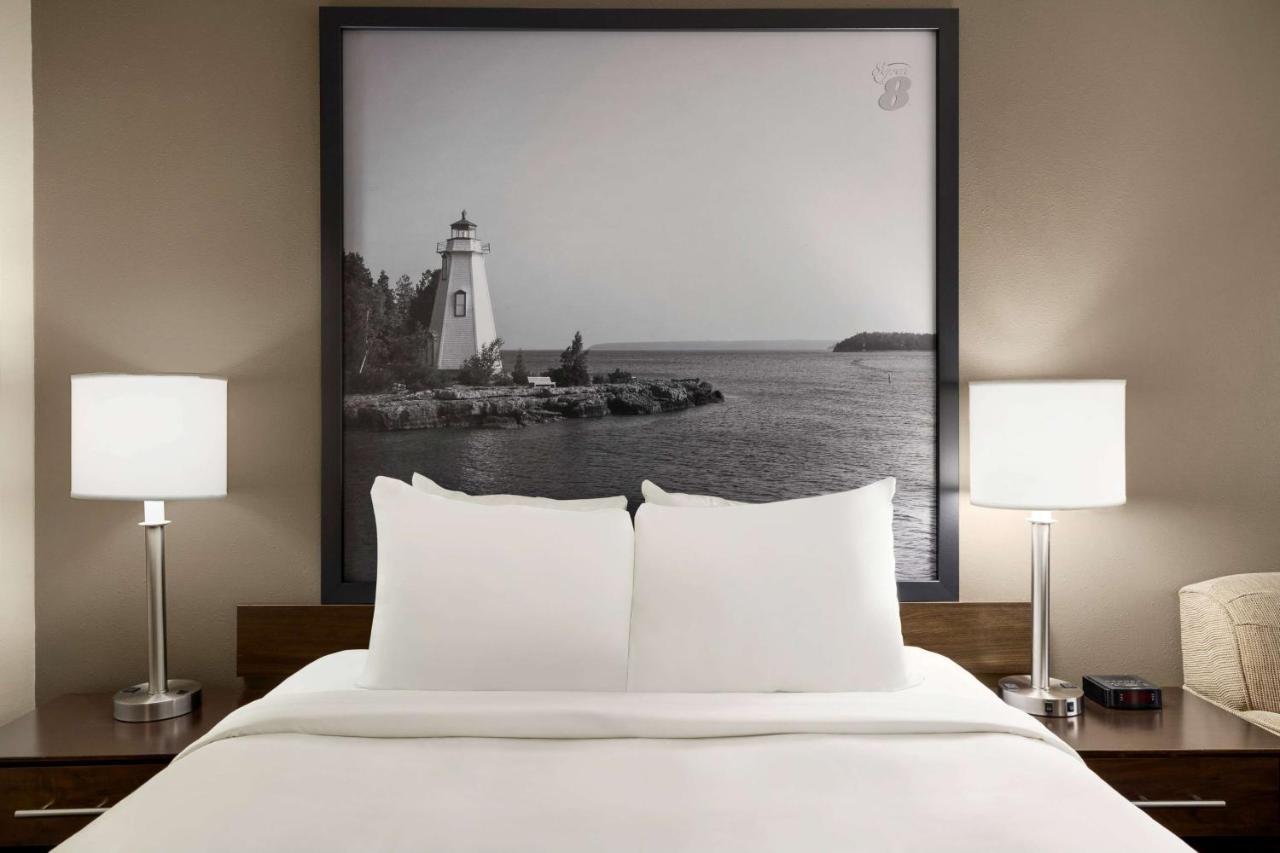 Hotel Super 8 By Wyndham Sarnia On Exteriér fotografie
