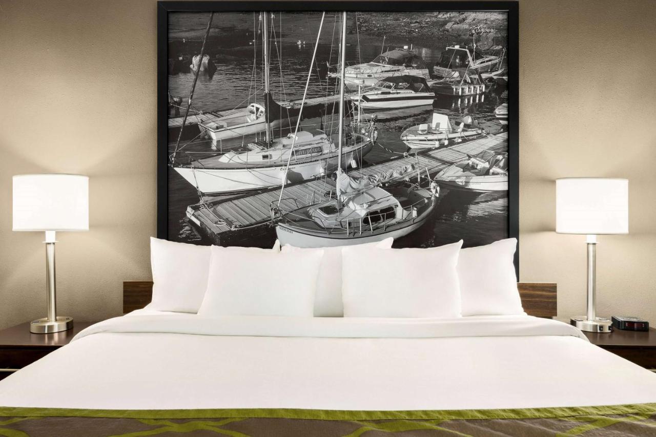 Hotel Super 8 By Wyndham Sarnia On Exteriér fotografie