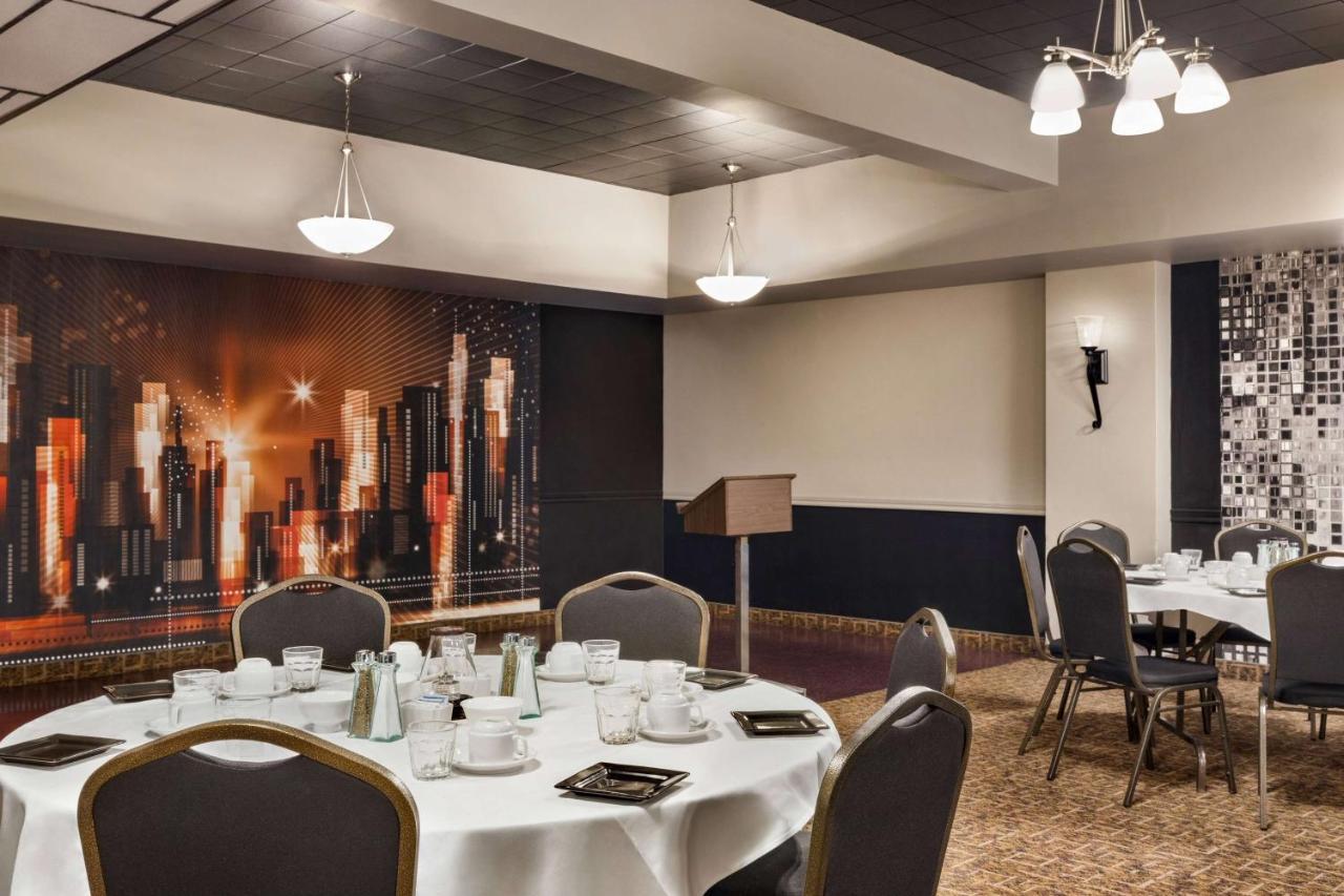 Hotel Super 8 By Wyndham Sarnia On Exteriér fotografie