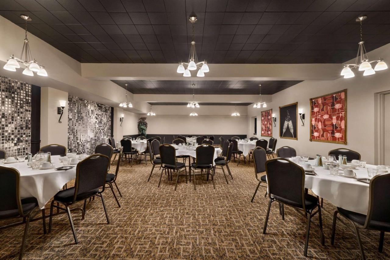 Hotel Super 8 By Wyndham Sarnia On Exteriér fotografie